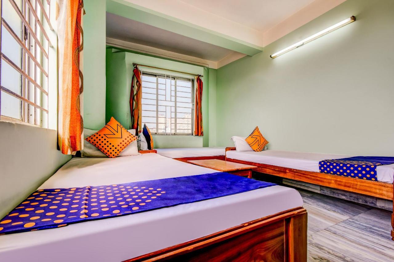 Oyo 63538 Hotel Lotus 1 Khanapara Eksteriør billede