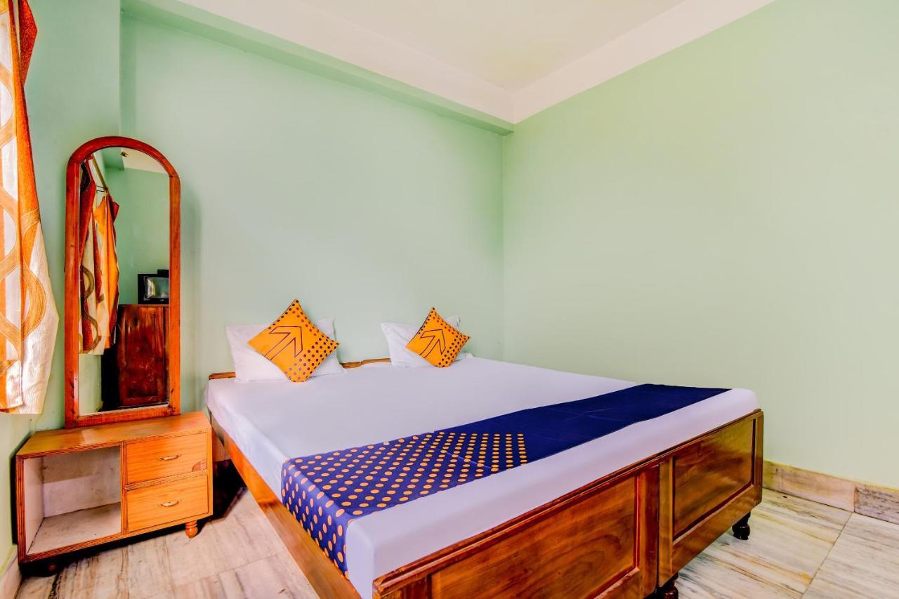 Oyo 63538 Hotel Lotus 1 Khanapara Eksteriør billede